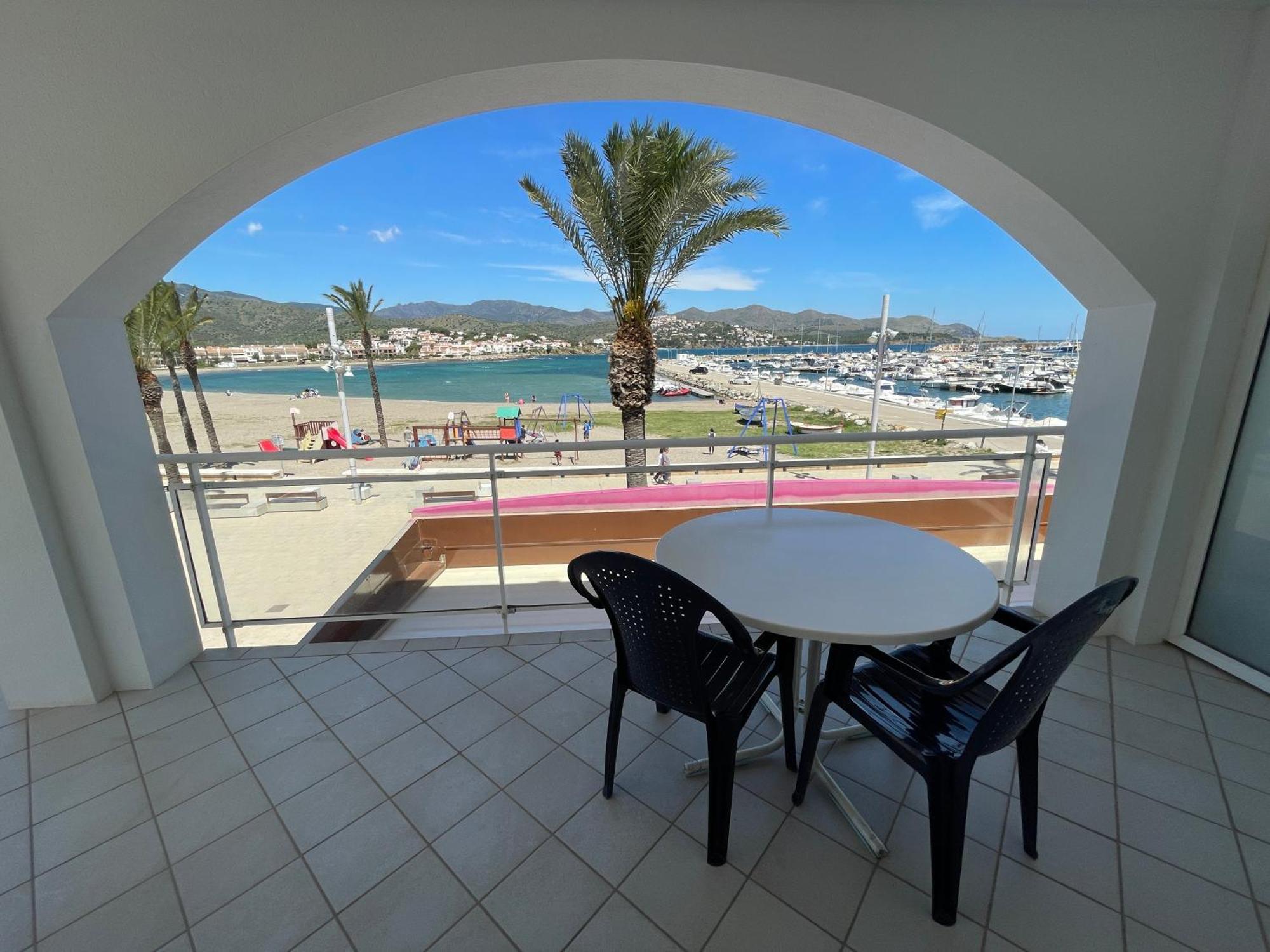 Platja Del Port Daire Llança Dış mekan fotoğraf