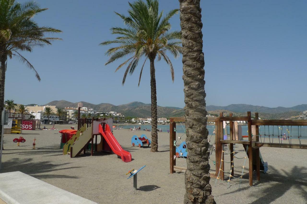 Platja Del Port Daire Llança Dış mekan fotoğraf